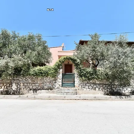 Holiday home Makis & Dimitra House *
